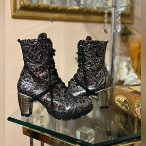 New Rock Black and Silver Leather Heeled Boots with Red Lining Size 40
